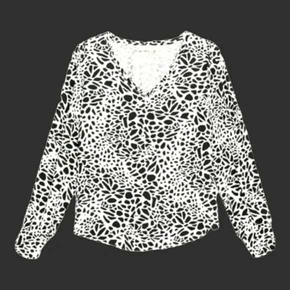 NEW Loft Animal Print Mixed Media V-neck Top - Picture 2 of 13